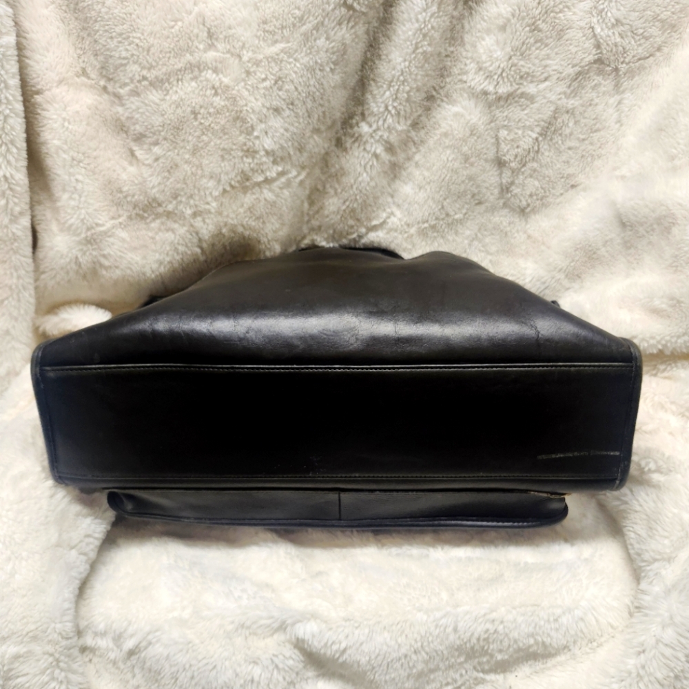 Coach 5283 Harrison EUC Production Error - Picture 4 of 13